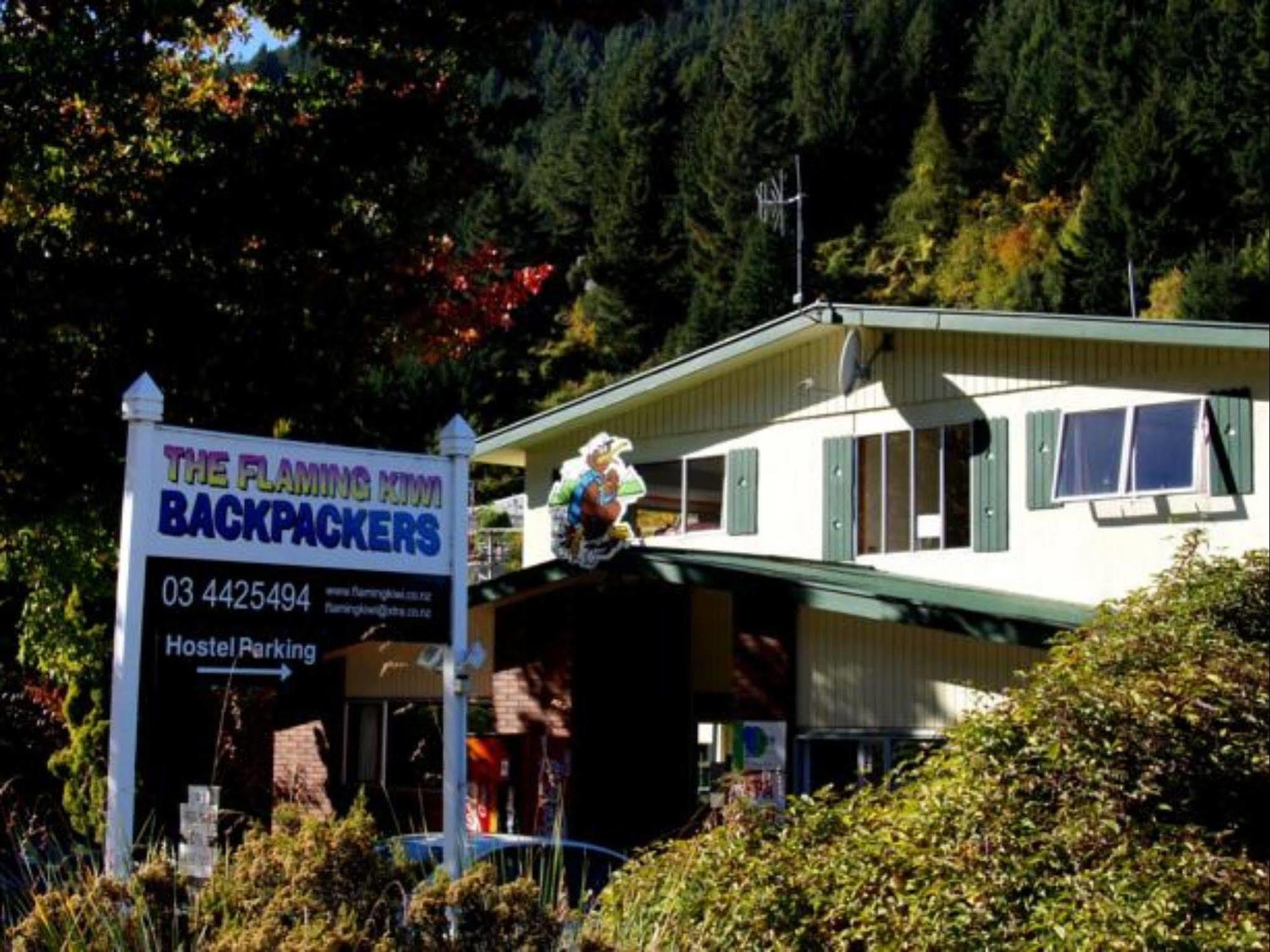 Hostel The Flaming Kiwi Backpackers Queenstown Exteriér fotografie