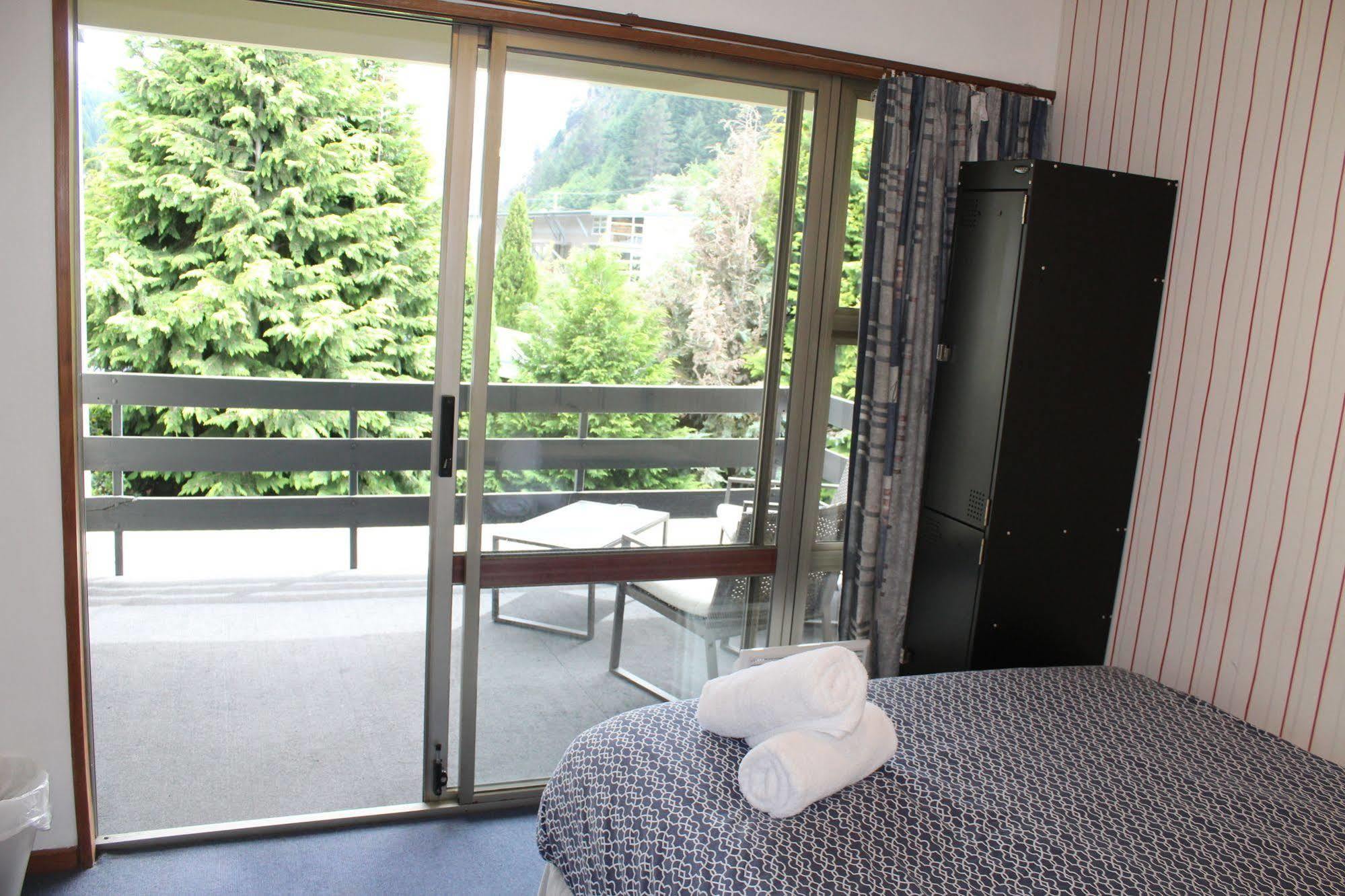 Hostel The Flaming Kiwi Backpackers Queenstown Exteriér fotografie